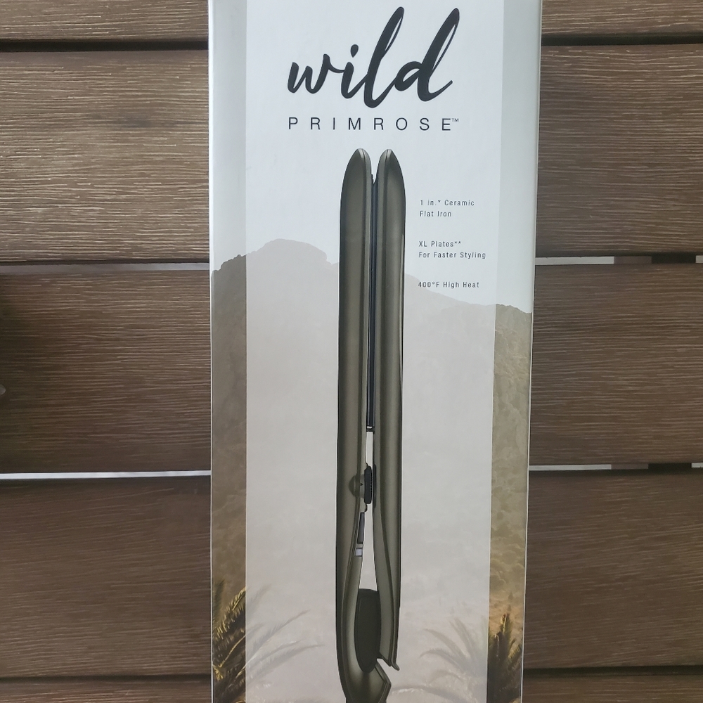 Brand new conair flat iron hair straighter